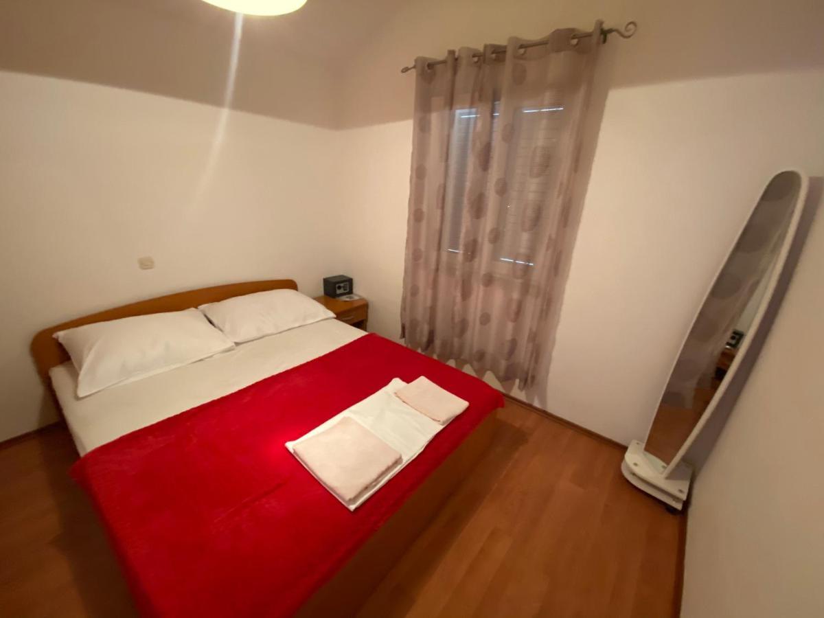 Apartmani Anita Стариград-Паклениця Екстер'єр фото