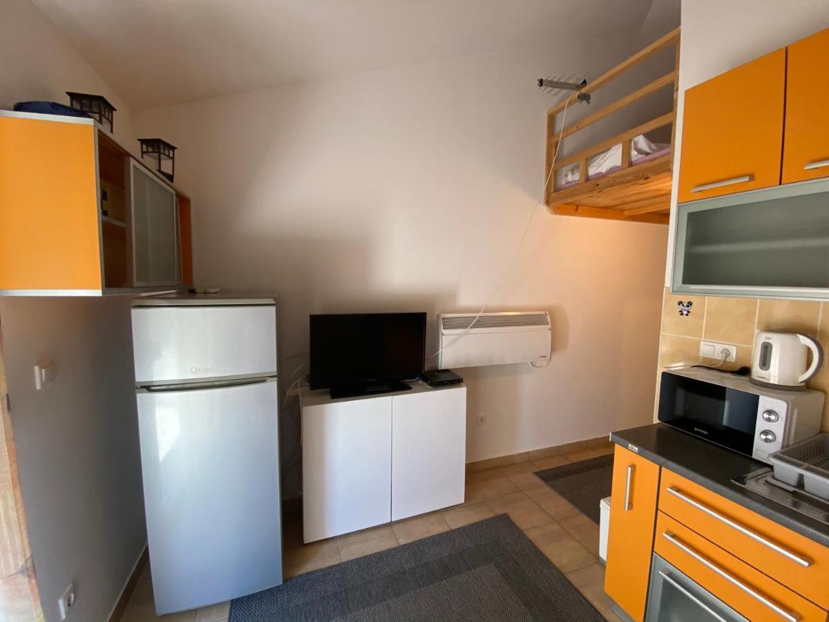 Apartmani Anita Стариград-Паклениця Екстер'єр фото